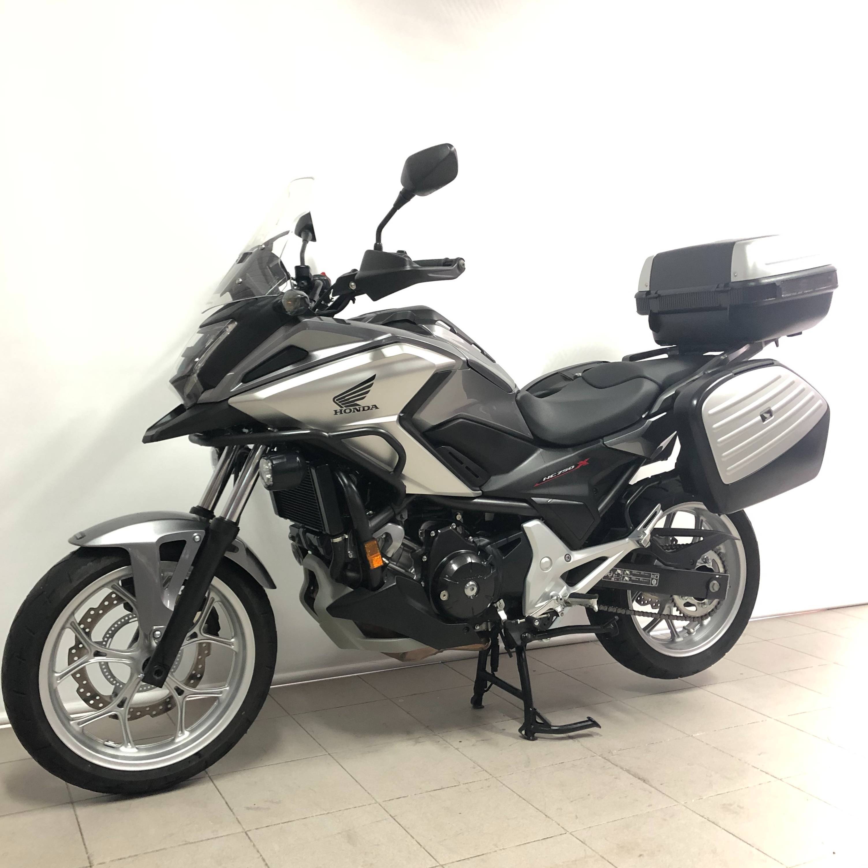 Vendo HONDA NC750X TRAVEL EDITION Usata | Shock Honda