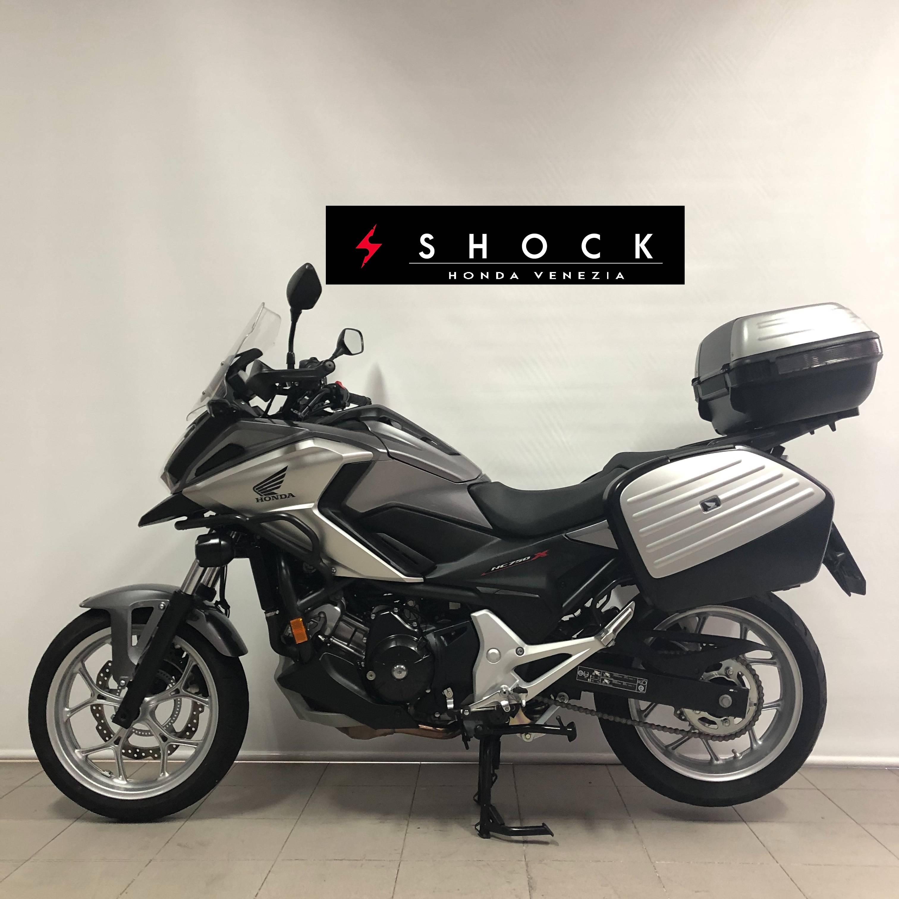 Vendo HONDA NC750X TRAVEL EDITION Usata | Shock Honda